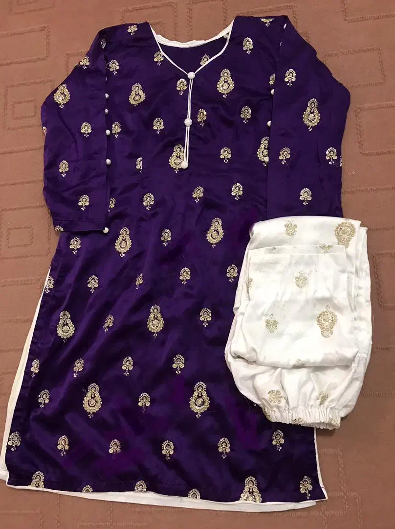 لباس هندی|لباس|کرمان, |دیوار