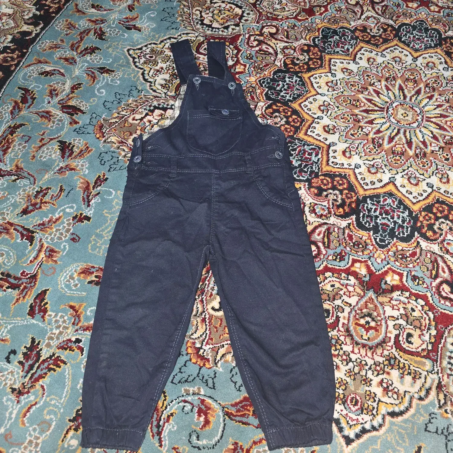 تعدادی لباس بچگانه نو|کفش و لباس بچه|مشکیندشت, |دیوار