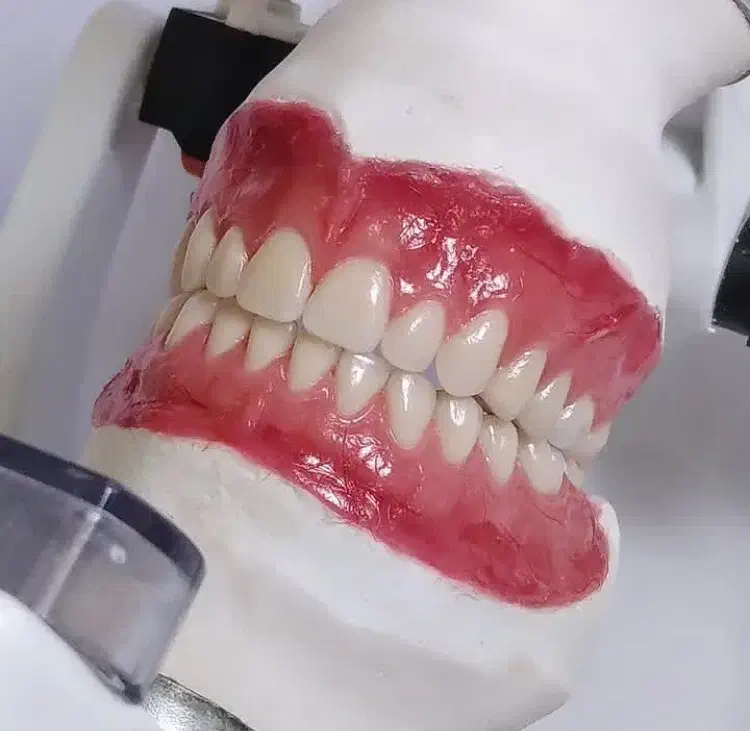 ساخت دندان متحرک|خدمات آرایشگری و زیبایی|شوش, |دیوار