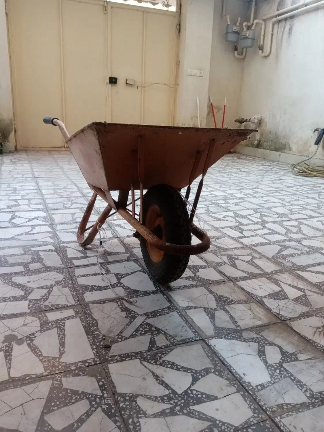 فرغون|مصالح و تجهیزات ساختمان|لاهیجان, کوی زمانی|دیوار