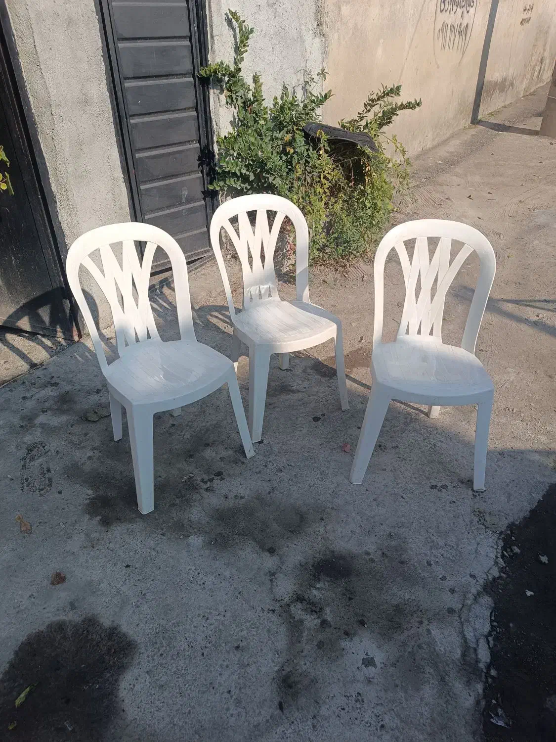 صندلی حیاط سه تا|صندلی و نیمکت|آمل, |دیوار