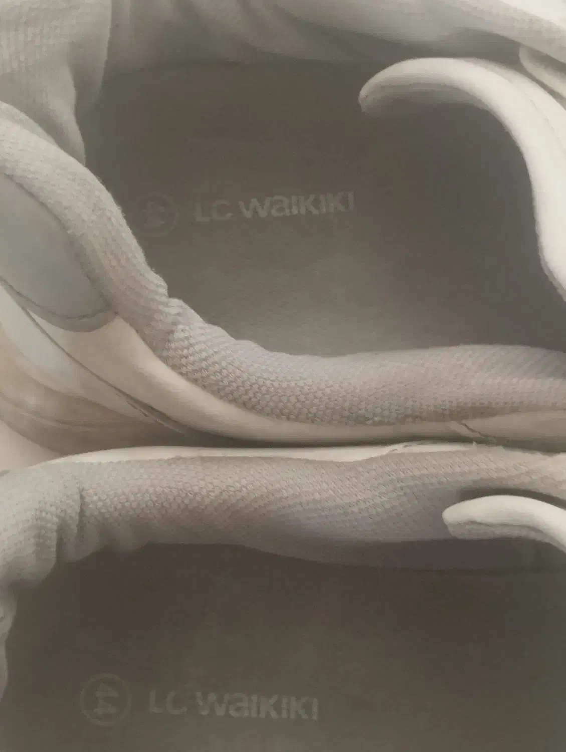 فروش یک جفت کفش اسپرت ، مارک Lc Waikiki|کیف، کفش، کمربند|ارومیه, |دیوار