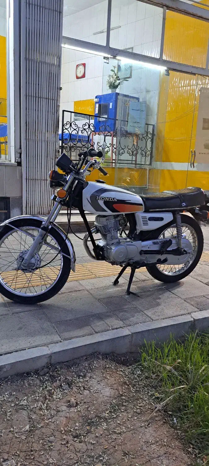 هندا۱۲۵|موتورسیکلت|اسفراین, |دیوار