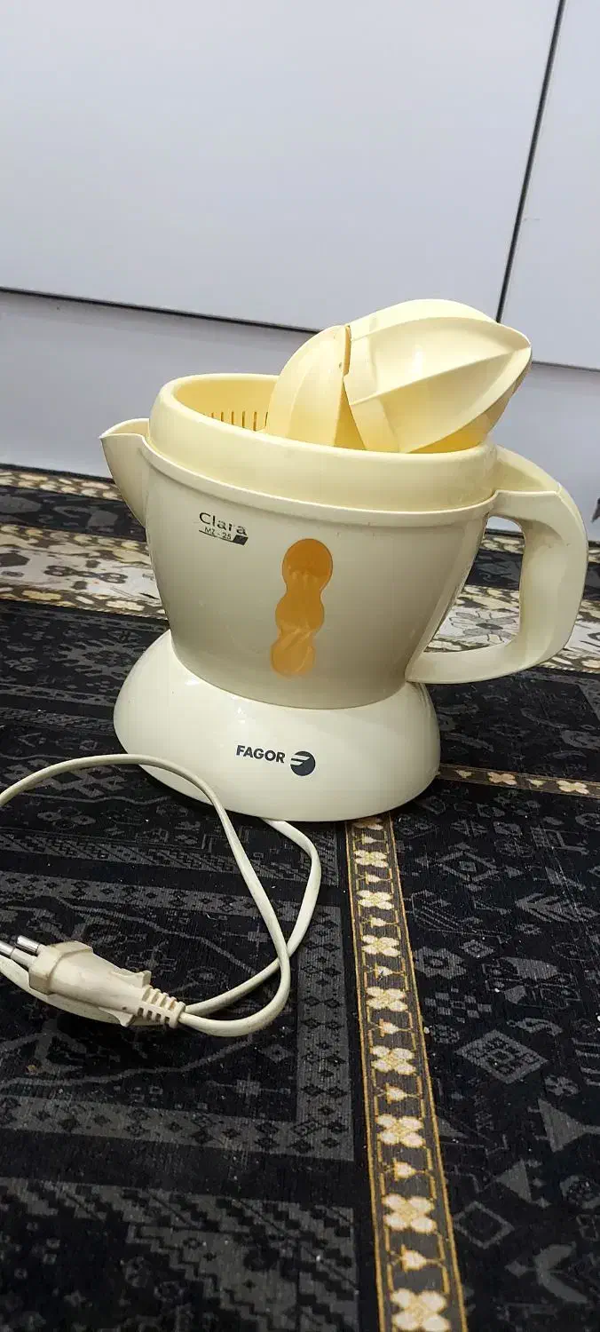 آب میوه گیر|آبمیوهگیر و آبمرکباتگیر|قم, باجک سه|دیوار