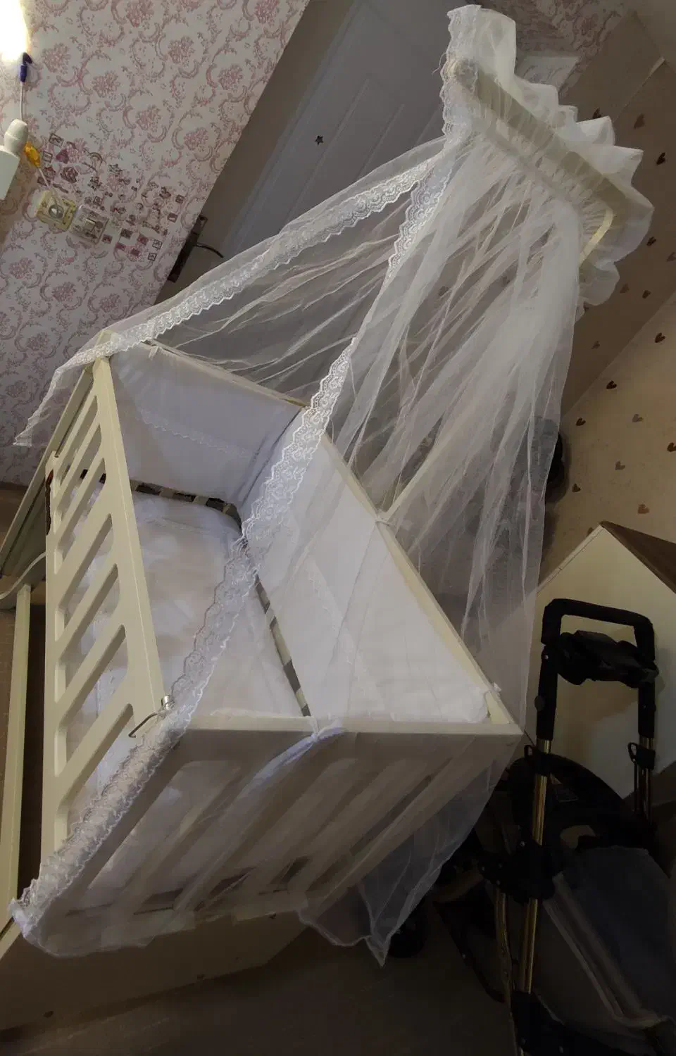 گهواره|تخت و سرویس خواب|کرمانشاه, |دیوار