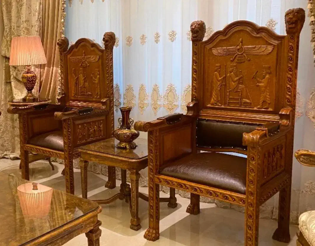 دو عدد مبل هخامنشی عتیقه|مبلمان خانگی و میز عسلی|تهران, قلهک|دیوار