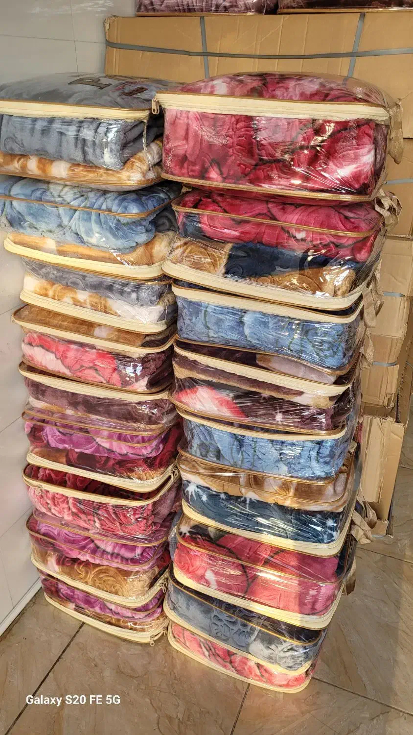 پتو پریما یکنفره ۱۶۰×۲۲۰ گلدار و تک رنگ|رختخواب، بالش، پتو|بانه, |دیوار