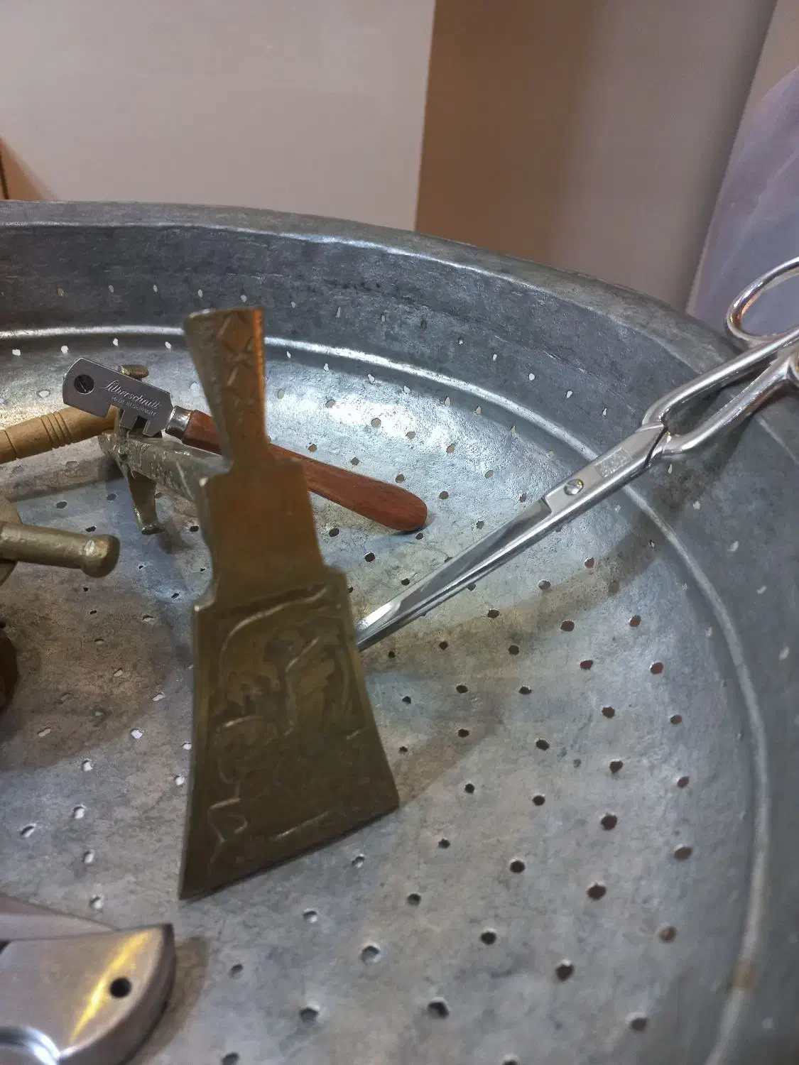 ابکش مسی هاون وتیشه برنجی و بقیه همه باهم ۵ میلیون|کلکسیون اشیاء عتیقه|اصفهان, کشاورزی|دیوار