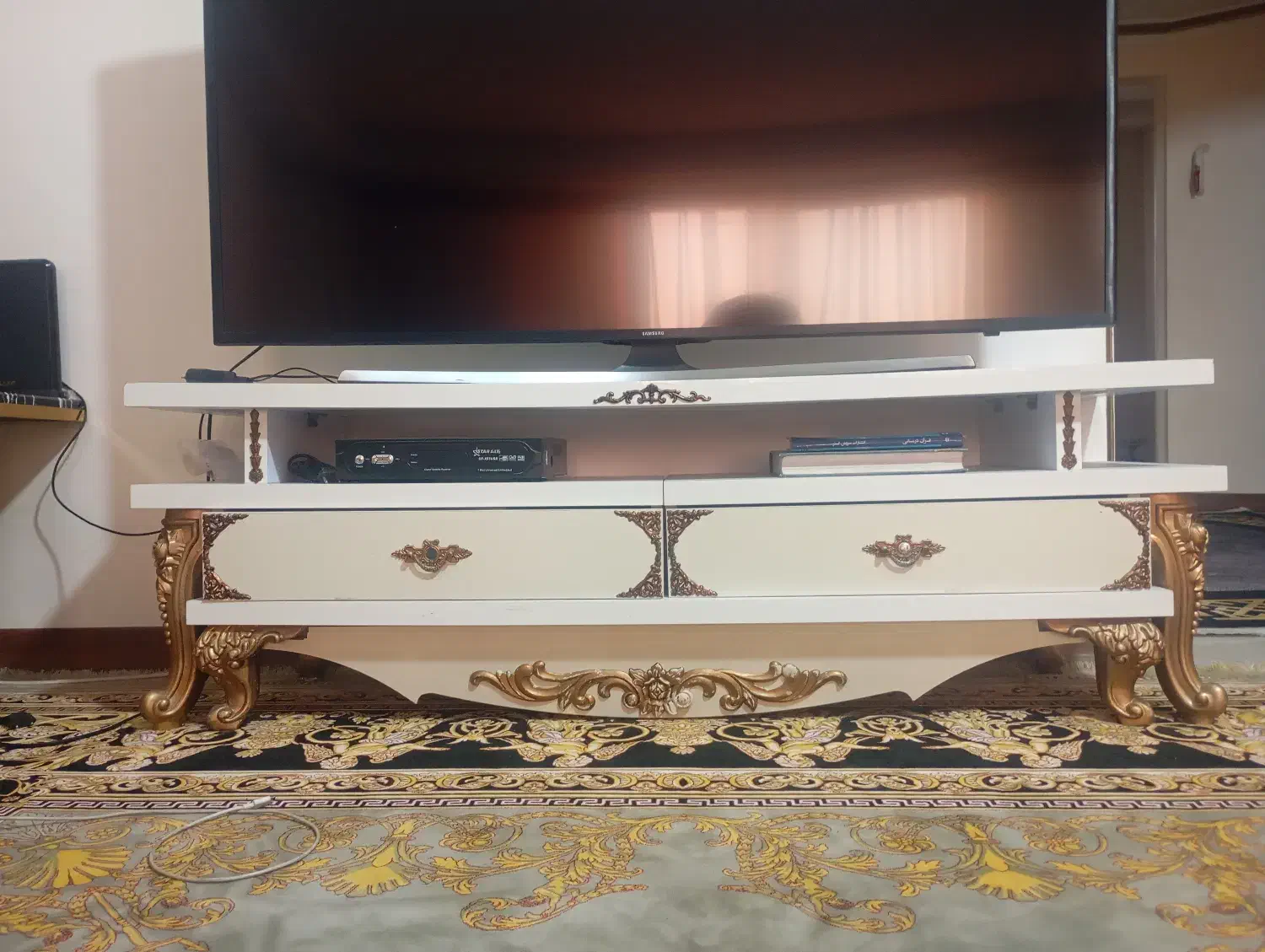 میز تلویزیون|میز تلویزیون|بومهن, |دیوار