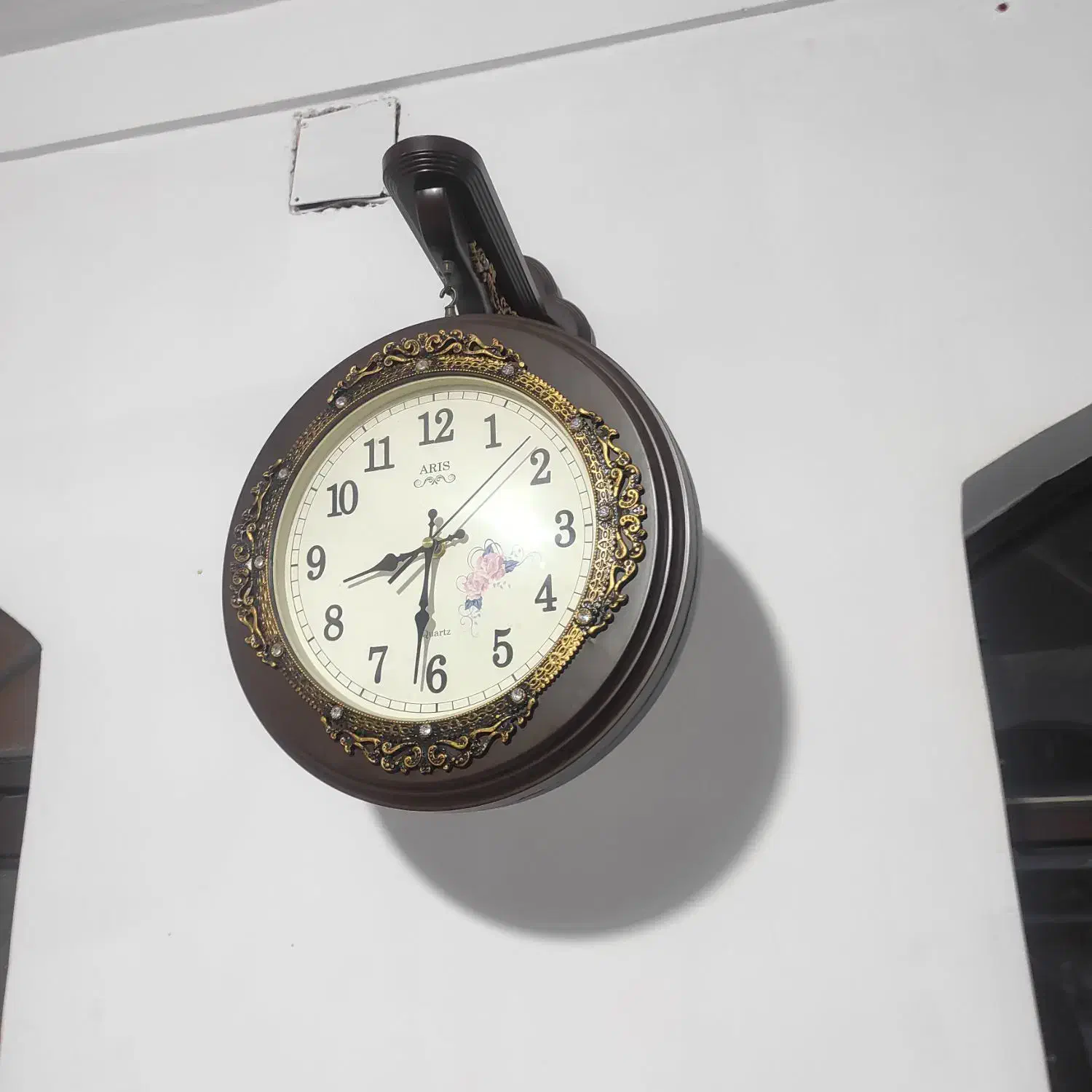 ساعت دو طرفه در حد نو به ضمانت کار|ساعت دیواری و تزئینی|بانه, |دیوار