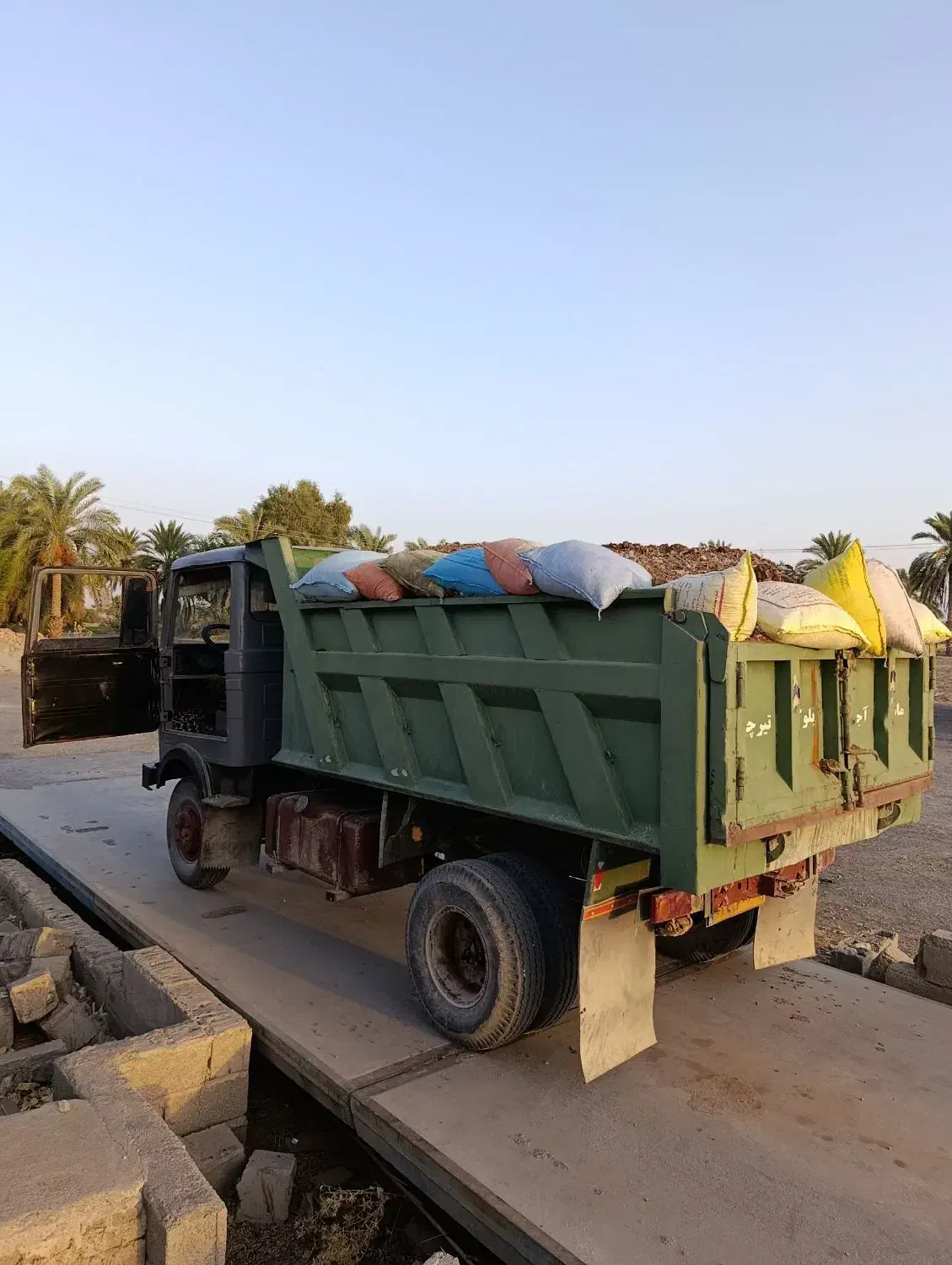 حمل شن ماسه آجر باخاور8تن و تک10تن|خدمات حمل و نقل|ایرانشهر, |دیوار