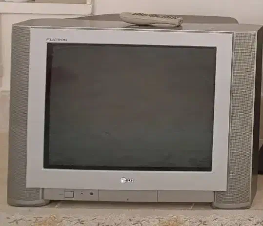 تلوزیون الجی ۲۱ اینچ درحدنو|تلویزیون و پروژکتور|شیراز, دباغ خانه|دیوار