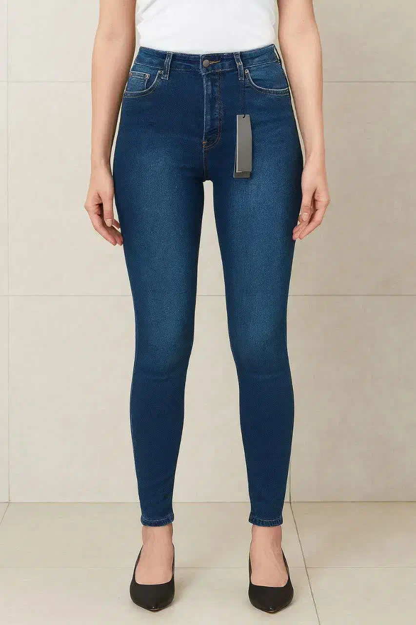 لباسهای متنوع|لباس|قم, انسجام|دیوار