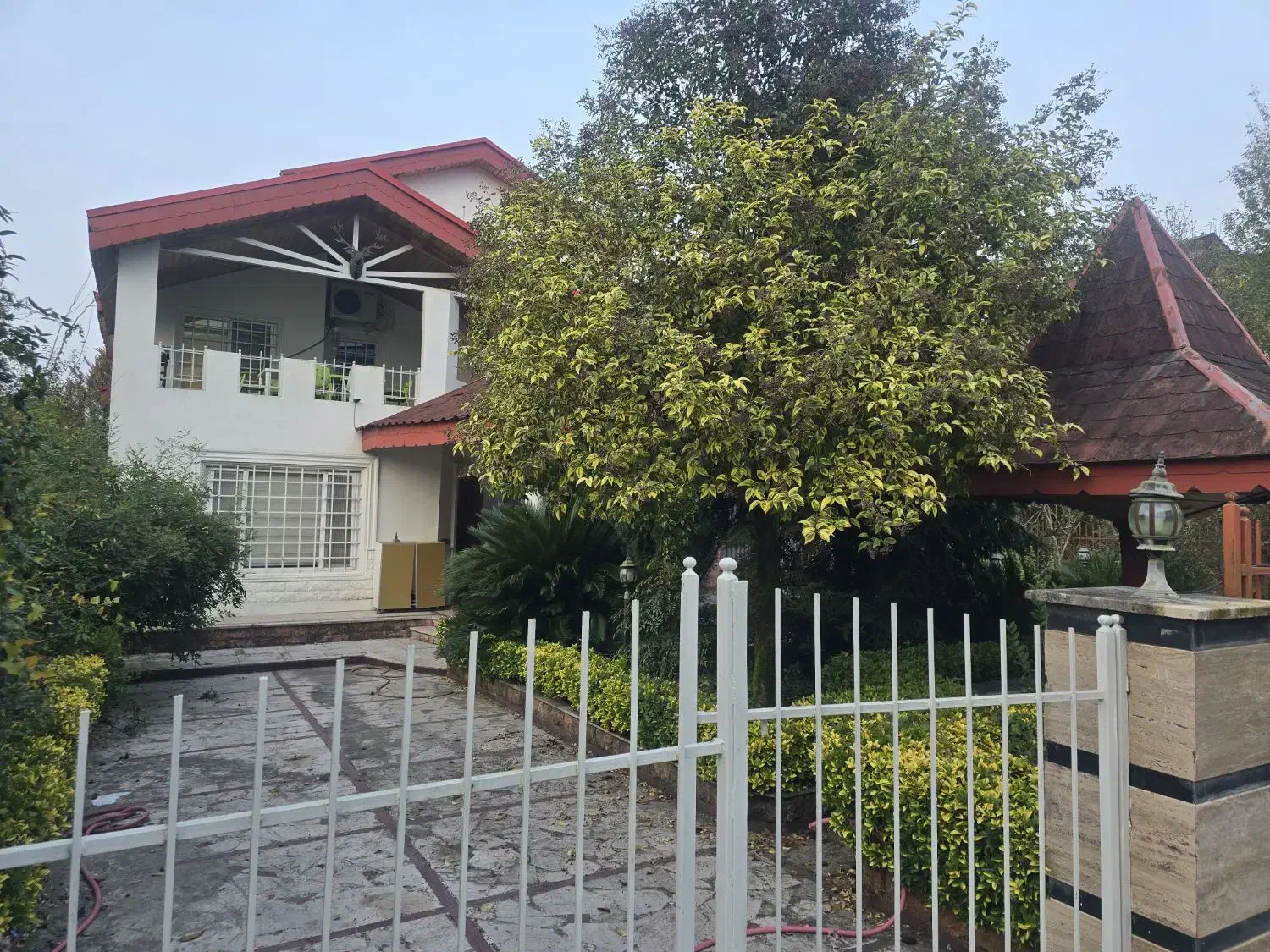 ویلا ۴ خواب جنگلی داخل شهرک در متل قو|اجارهٔ کوتاه‌مدت ویلا و باغ|سلمان‌شهر, |دیوار