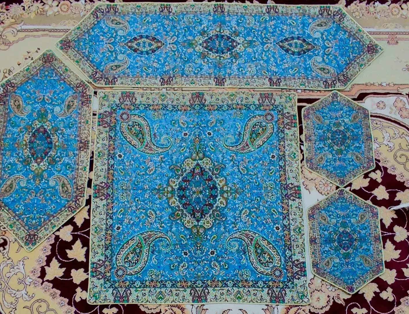 ترمه رومیزی ۵ تکه یزدی|پرده، رانر، رومیزی|تهران, منیریه|دیوار