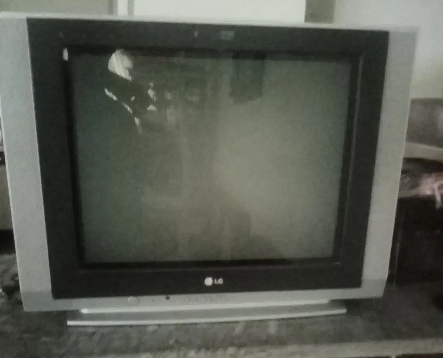 تلویزیون|تلویزیون و پروژکتور|گرمی, |دیوار