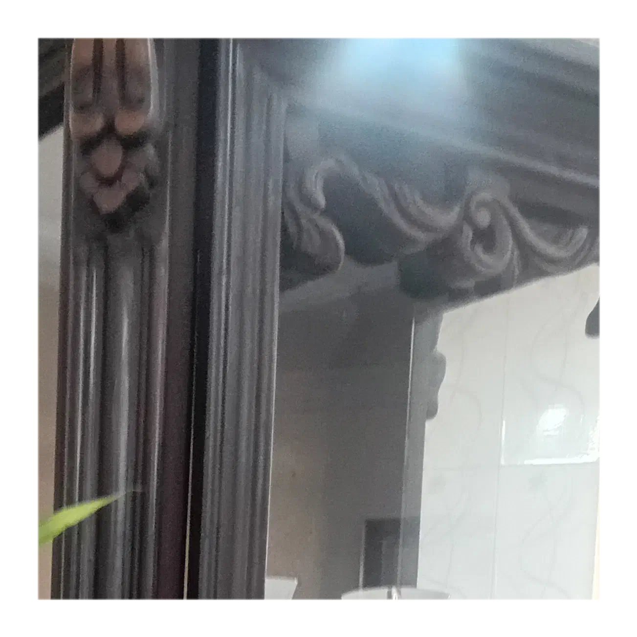 ویترین چوبی سالم بدون شکستگی|بوفه، ویترین، کنسول|تهران, مینای شمالی (مخبر)|دیوار