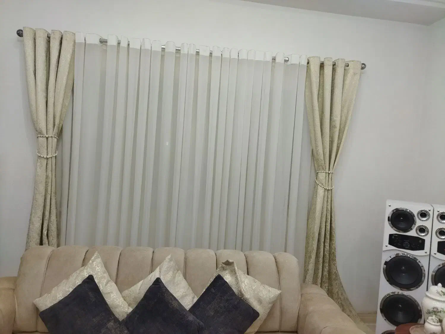 پرده در حد نو فقط یکسال نصب بود|پرده، رانر، رومیزی|قائمشهر, |دیوار