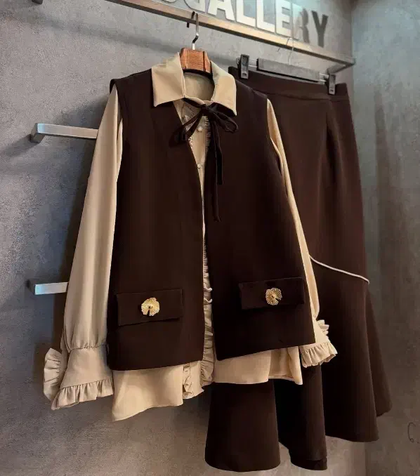 خیاط مزون دوز|لوازم خیاطی و بافتنی|قم, چهل درخت‎|دیوار