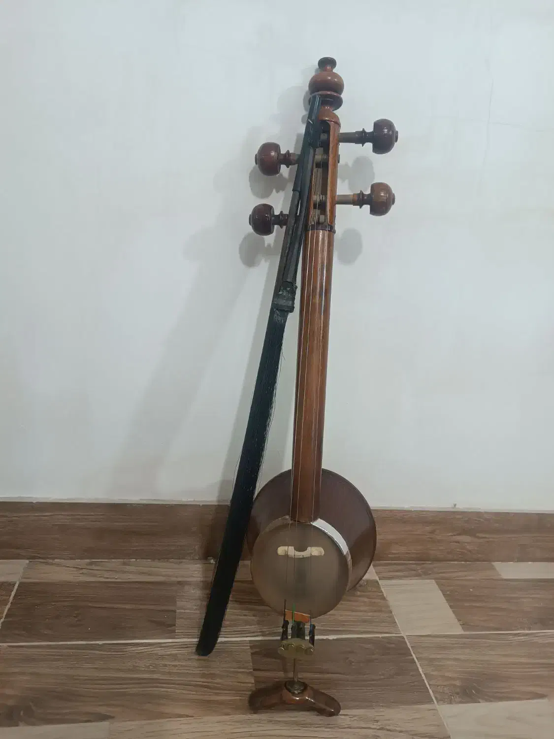 کمانچه برومند|سازهای سنتی|کوهدشت, |دیوار