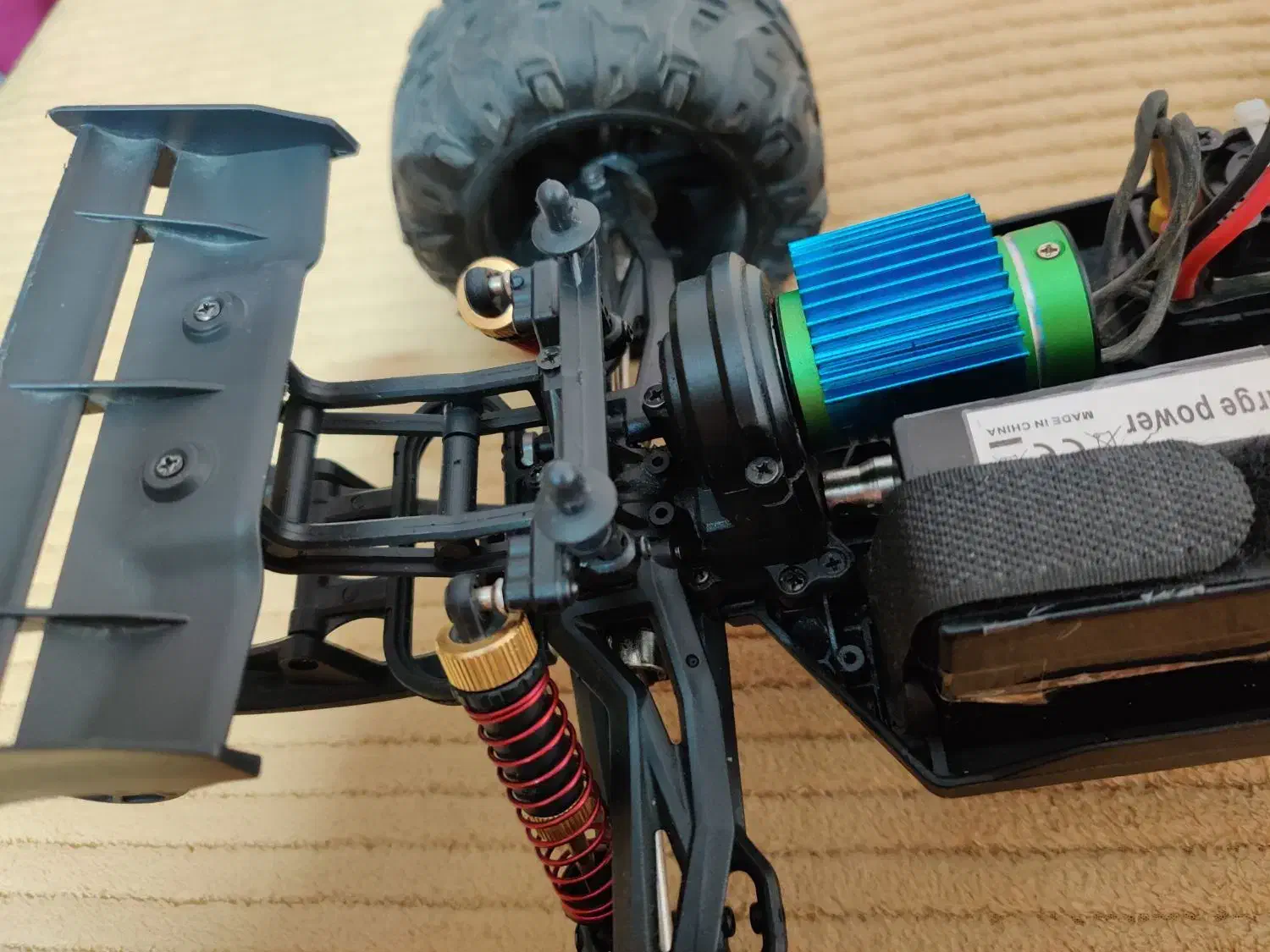 ماشین آرسی، ماشین رادیو کنترل، آرسی الکتریکی|اسباببازی|اراک, |دیوار