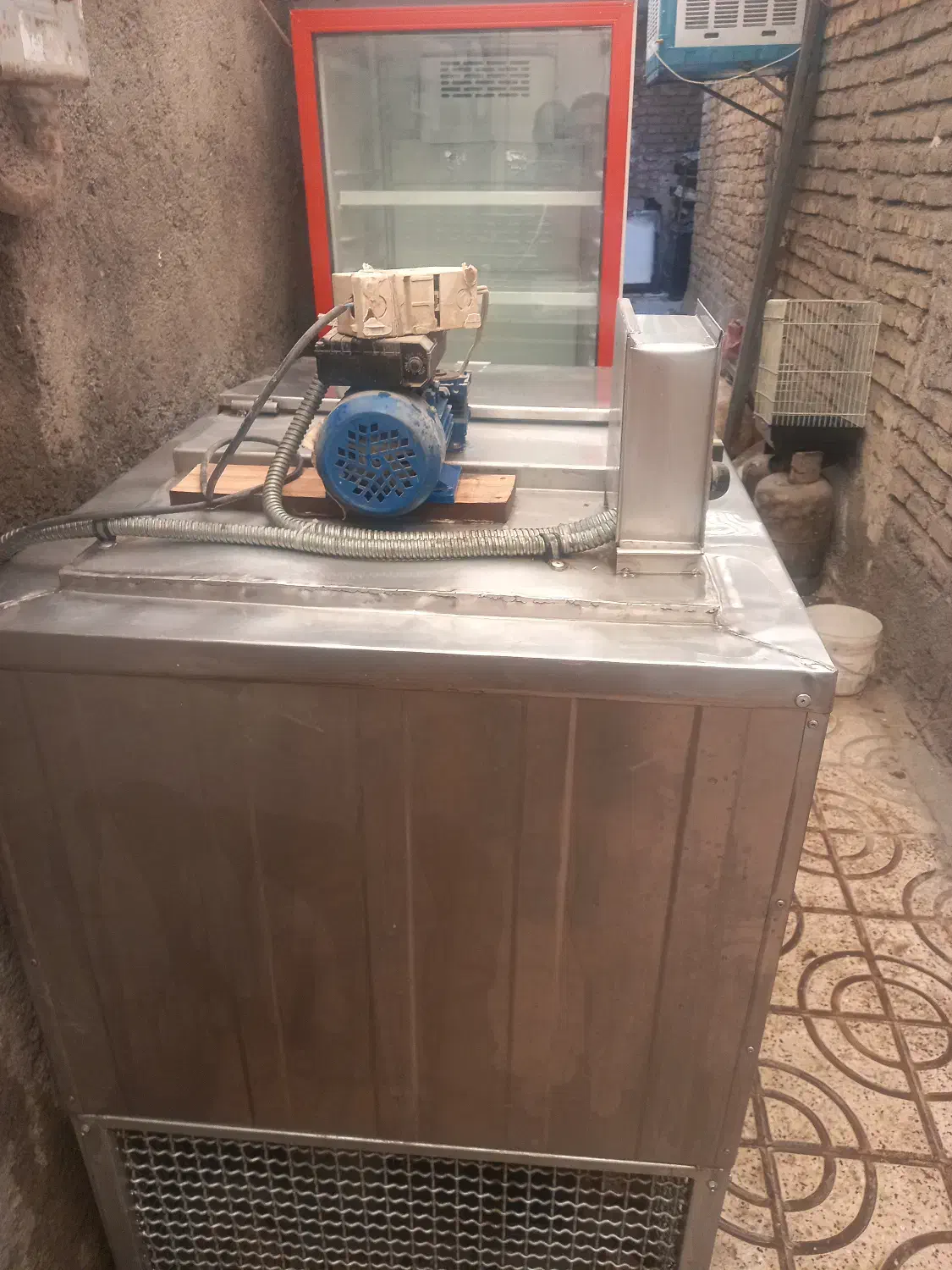 شیرسردکن ۳۰۰لیتری شرکتی|یخچال و فریزر|مشهد, نوید|دیوار