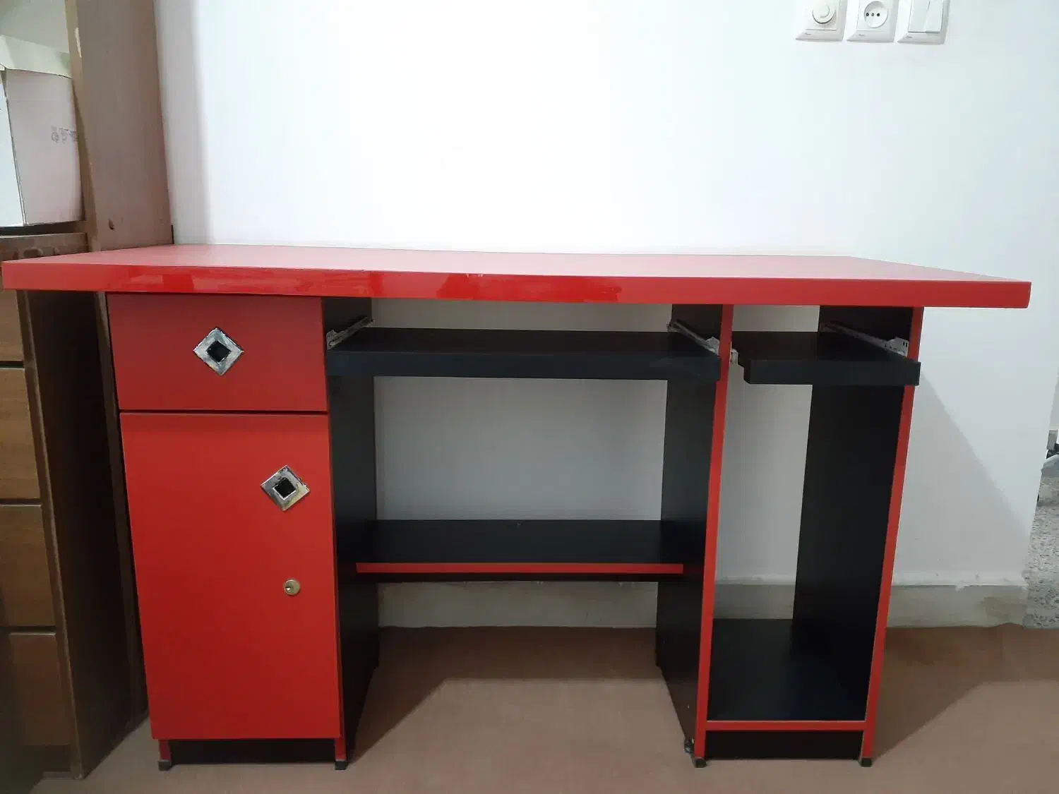 میز تحریر|میز تحریر و کامپیوتر|باوی, |دیوار