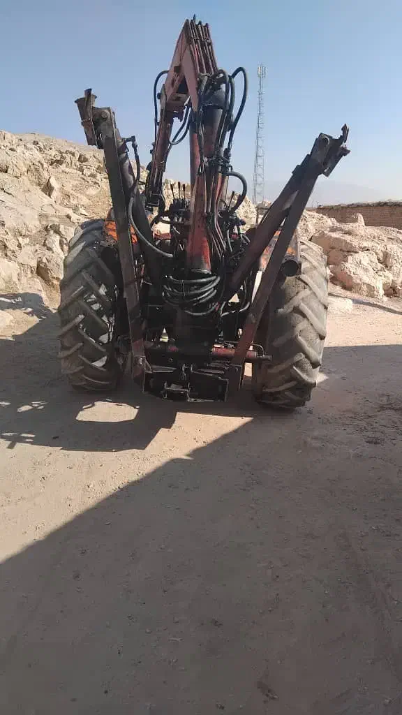 تراکتور رومانی بیل اطلس|خودرو سنگین|مرودشت, نقش رستم|دیوار