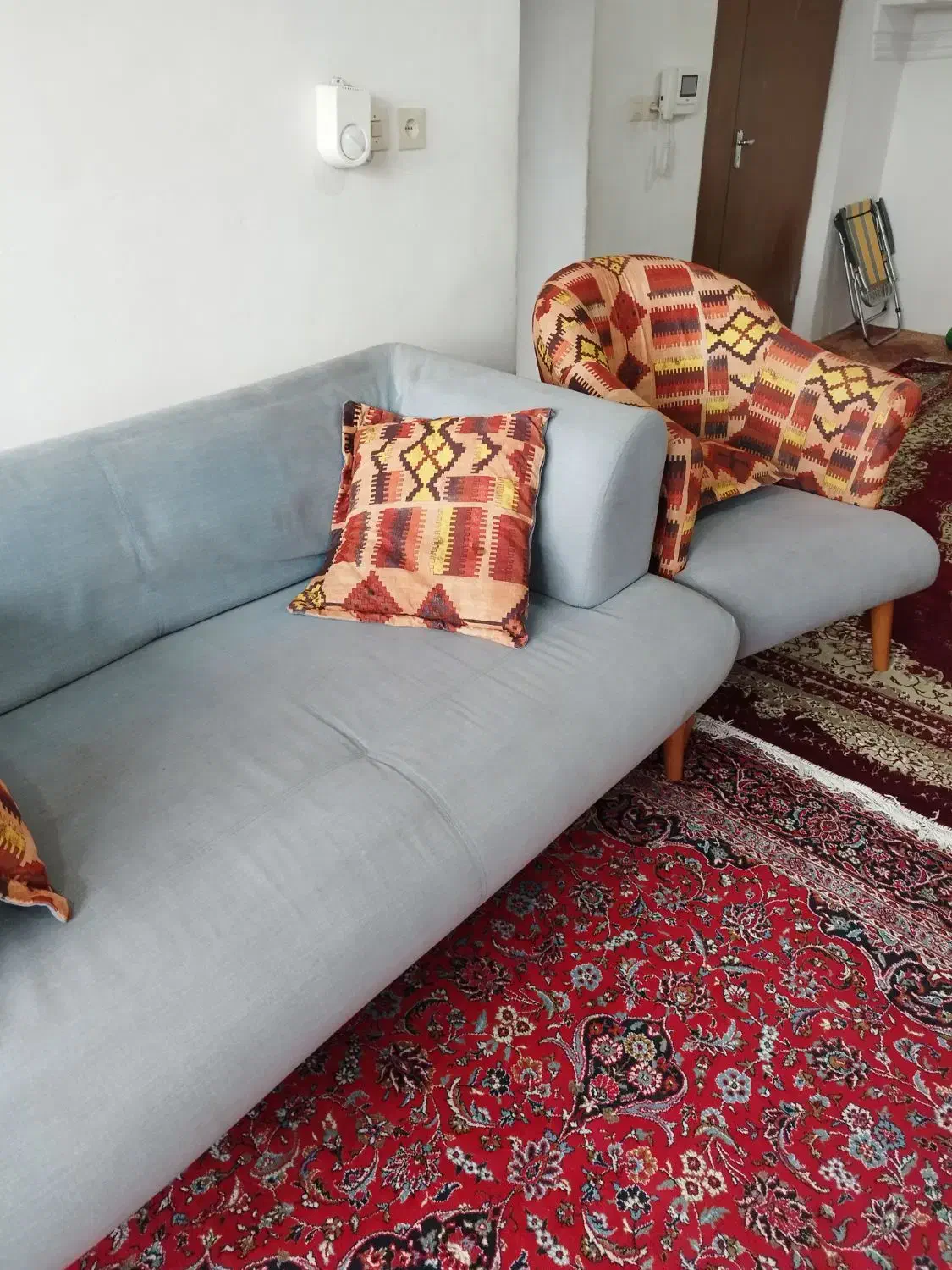 مبل راحتی 7 نفره دست دوم|مبلمان خانگی و میز عسلی|آستانه اشرفیه, |دیوار