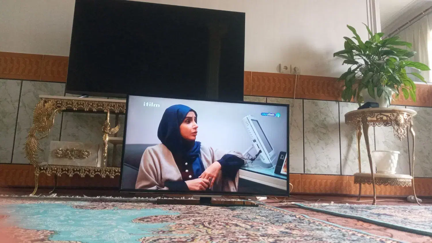 تلویزیون ۴۳ ال ای دی|تلویزیون و پروژکتور|الیگودرز, |دیوار