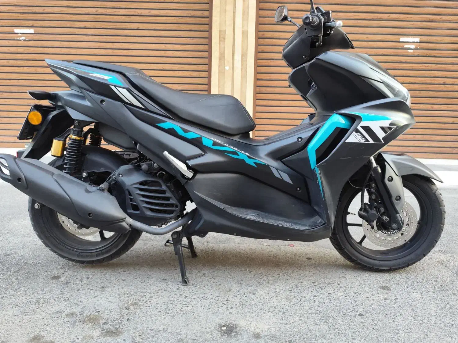 موتور طرح آیروکس nvx نیوفیس|موتورسیکلت|کرج, ساسانی (قلمستان)|دیوار