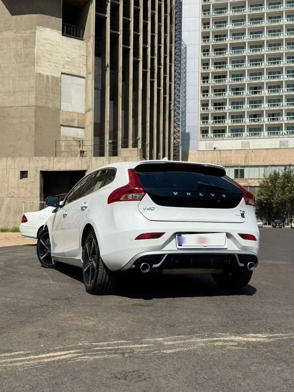 VOLVO  V4|خودرو سواری و وانت|تهران, امانیه|دیوار