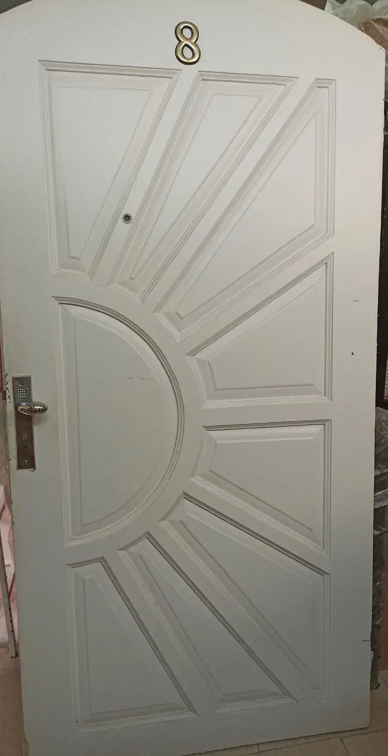 درب چوبی|مصالح و تجهیزات ساختمان|قم, باغ شازده|دیوار