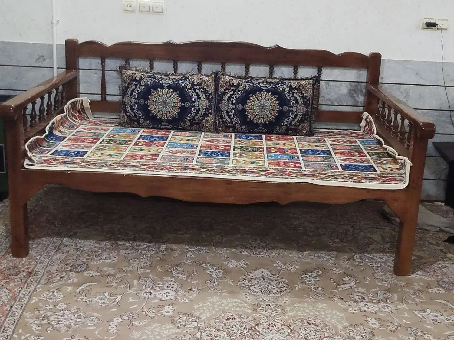 تخت سنتی|مبلمان خانگی و میز عسلی|برخوار, |دیوار