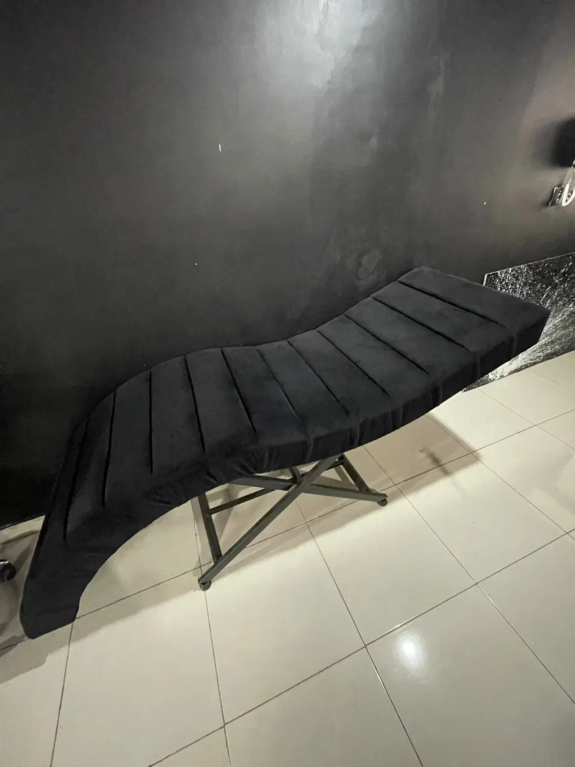 تخت مژه|آرایشگاه و سالن‌های زیبایی|مشهد, چهارچشمه|دیوار