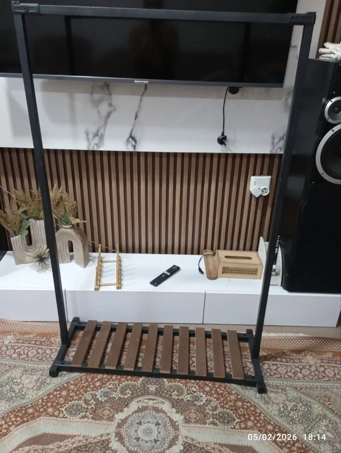 رگال لباس|بندرخت و رخت‌آویز|اهواز, شهرک دانشگاه|دیوار