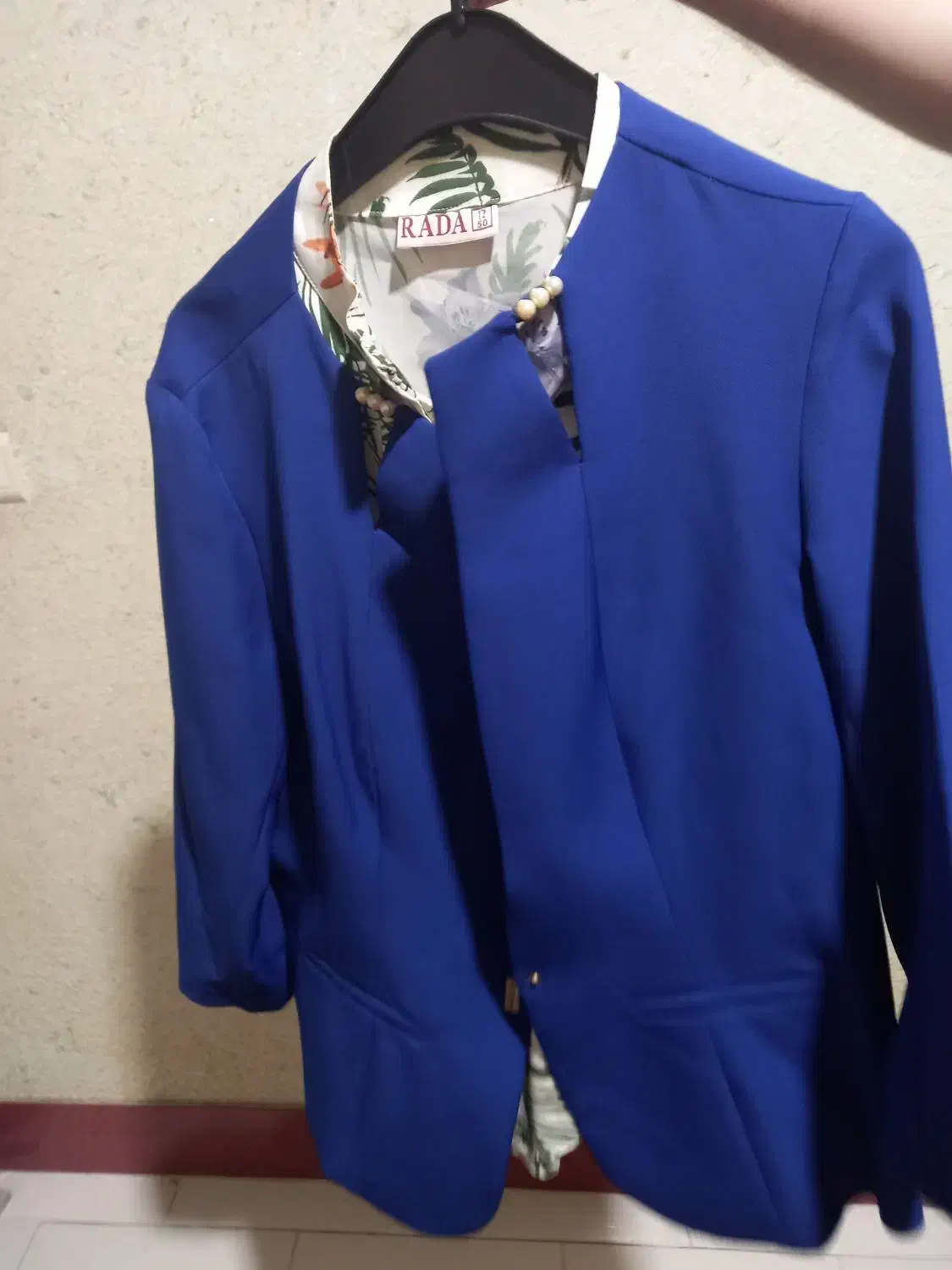 کت و دامن|لباس|ساری, |دیوار