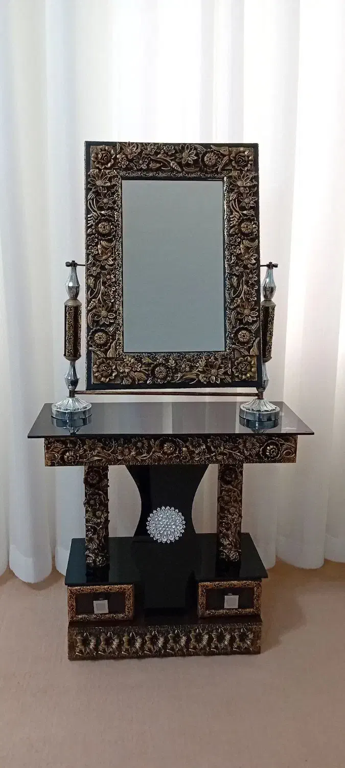 آینهومیز در حد نو|مبلمان خانگی و میز عسلی|پارسآباد, |دیوار