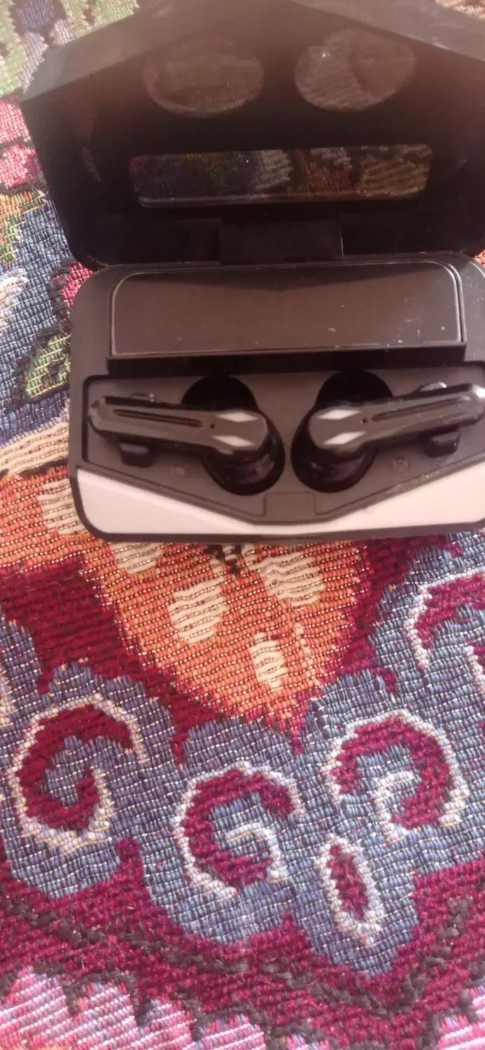 هدفون فروشی اصلی نو نو هست چهار روز کار کردند|لوازم جانبی موبایل و تبلت|دهلران, |دیوار