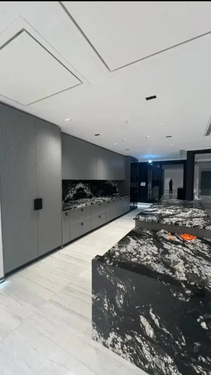 واحد ۱۳۰ متری مجلل پنجره قدی در برج لوکس آترا کوهک