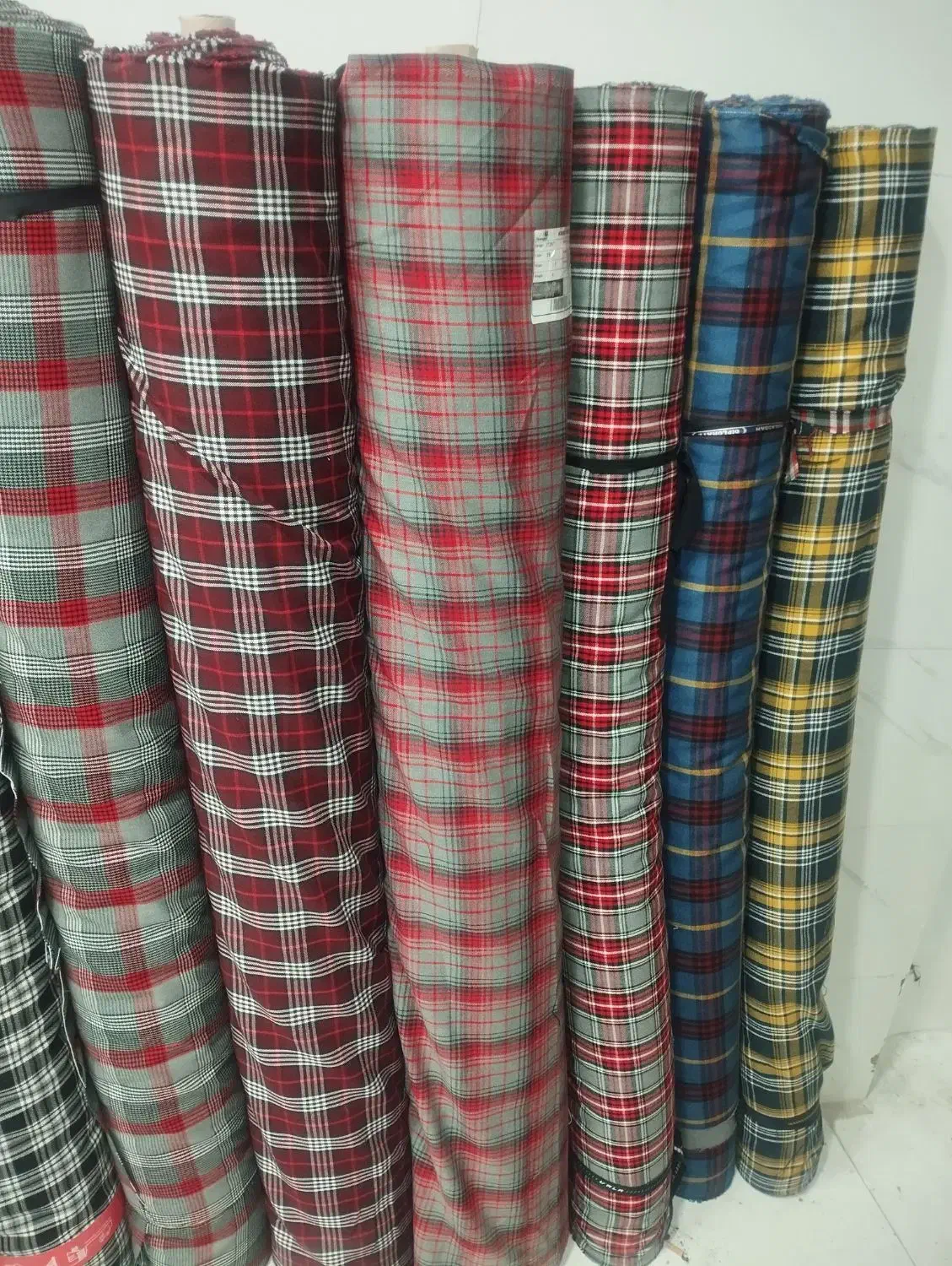 خیاطی چلچله|لباس|کبودرآهنگ, |دیوار