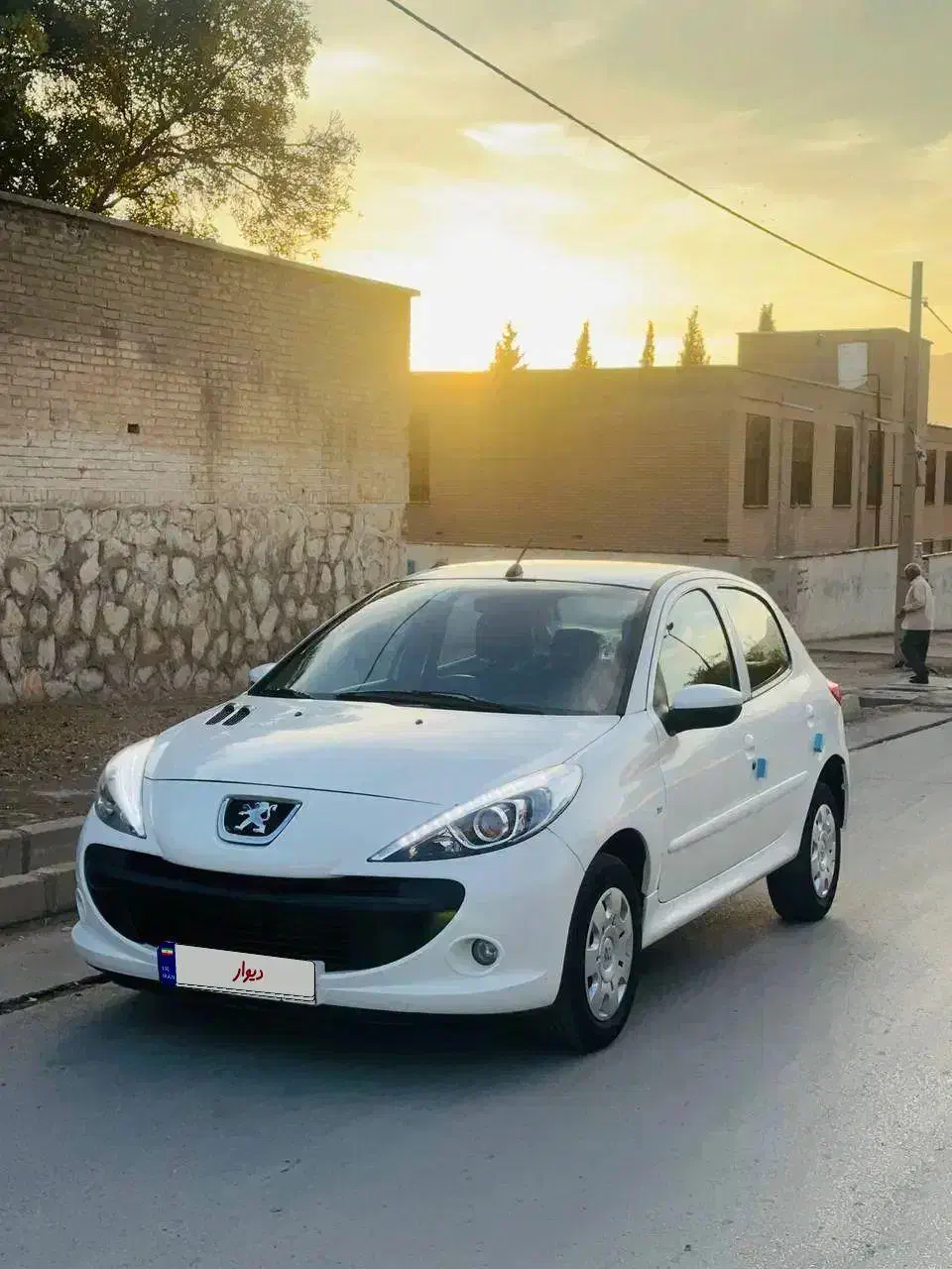 پژو ۲۰۷ سقف فلز ۱۴۰۲|خودرو سواری و وانت|خرمآباد, |دیوار