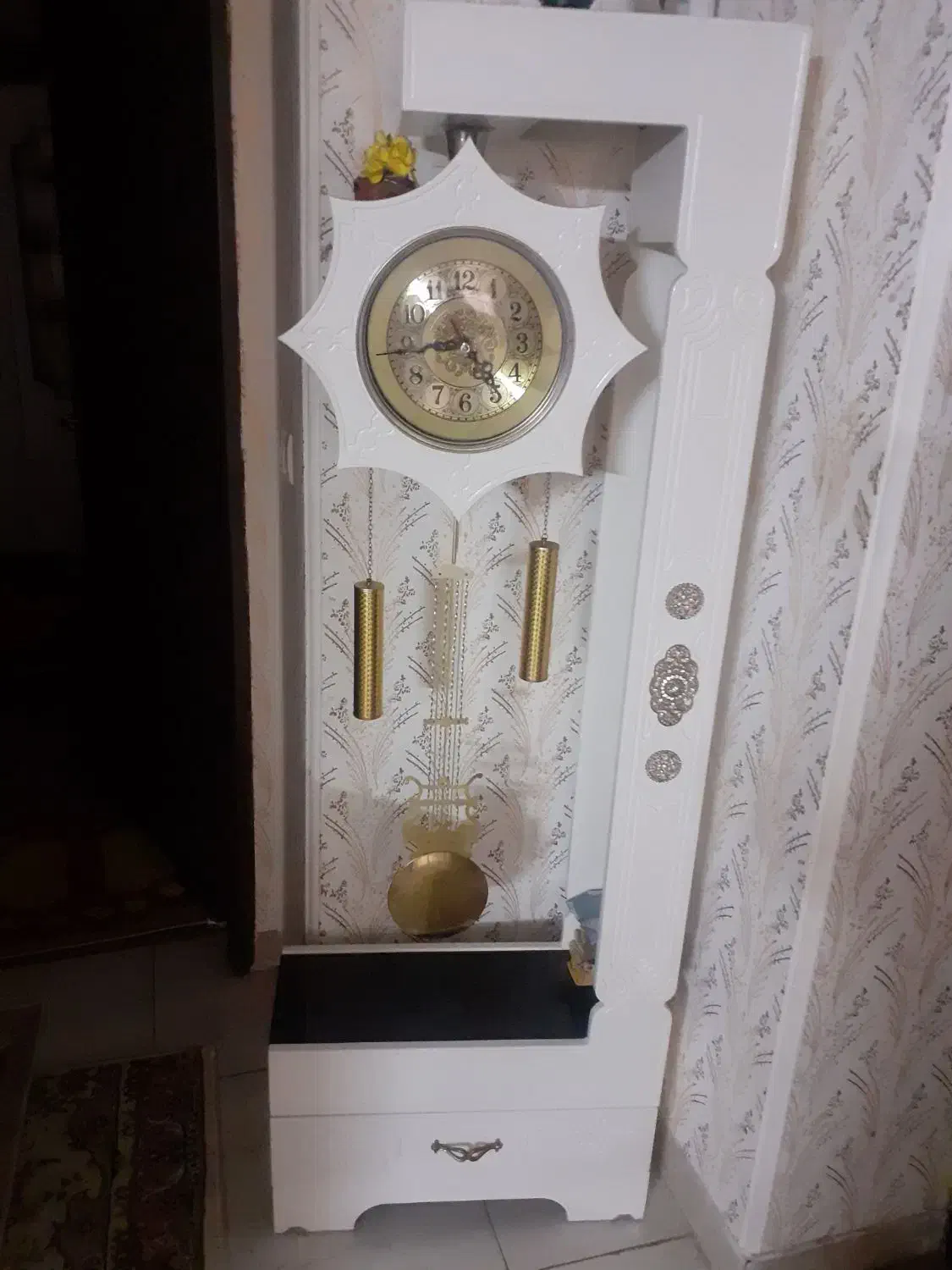 ساعت ایستاده سالم|مبلمان خانگی و میز عسلی|همدان, |دیوار