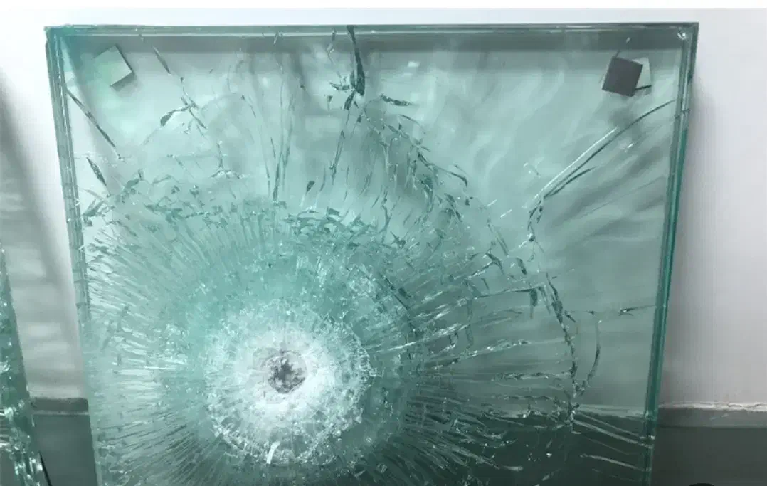 شیشه ضد گلوله و ضدهجوم و لمینت|خدمات پیشه و مهارت|حسین آباد, |دیوار