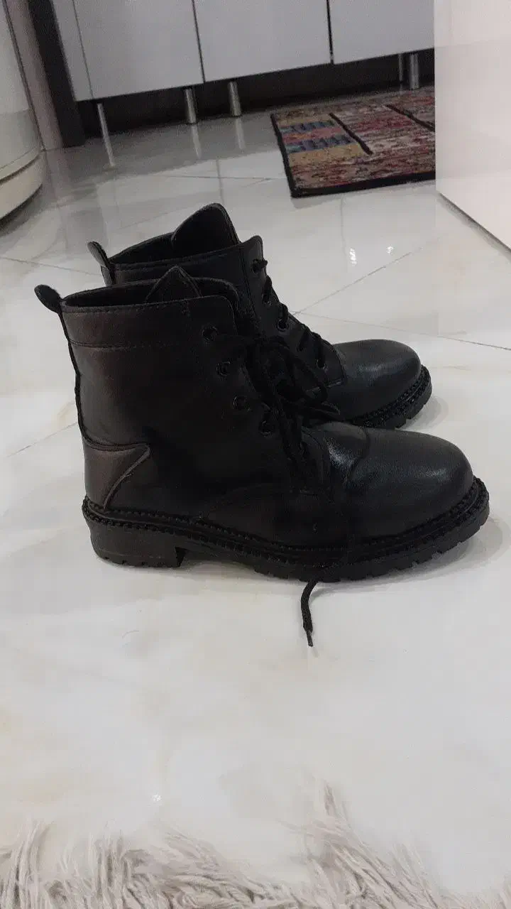 پوتین|کیف، کفش، کمربند|نسیم‌شهر, |دیوار