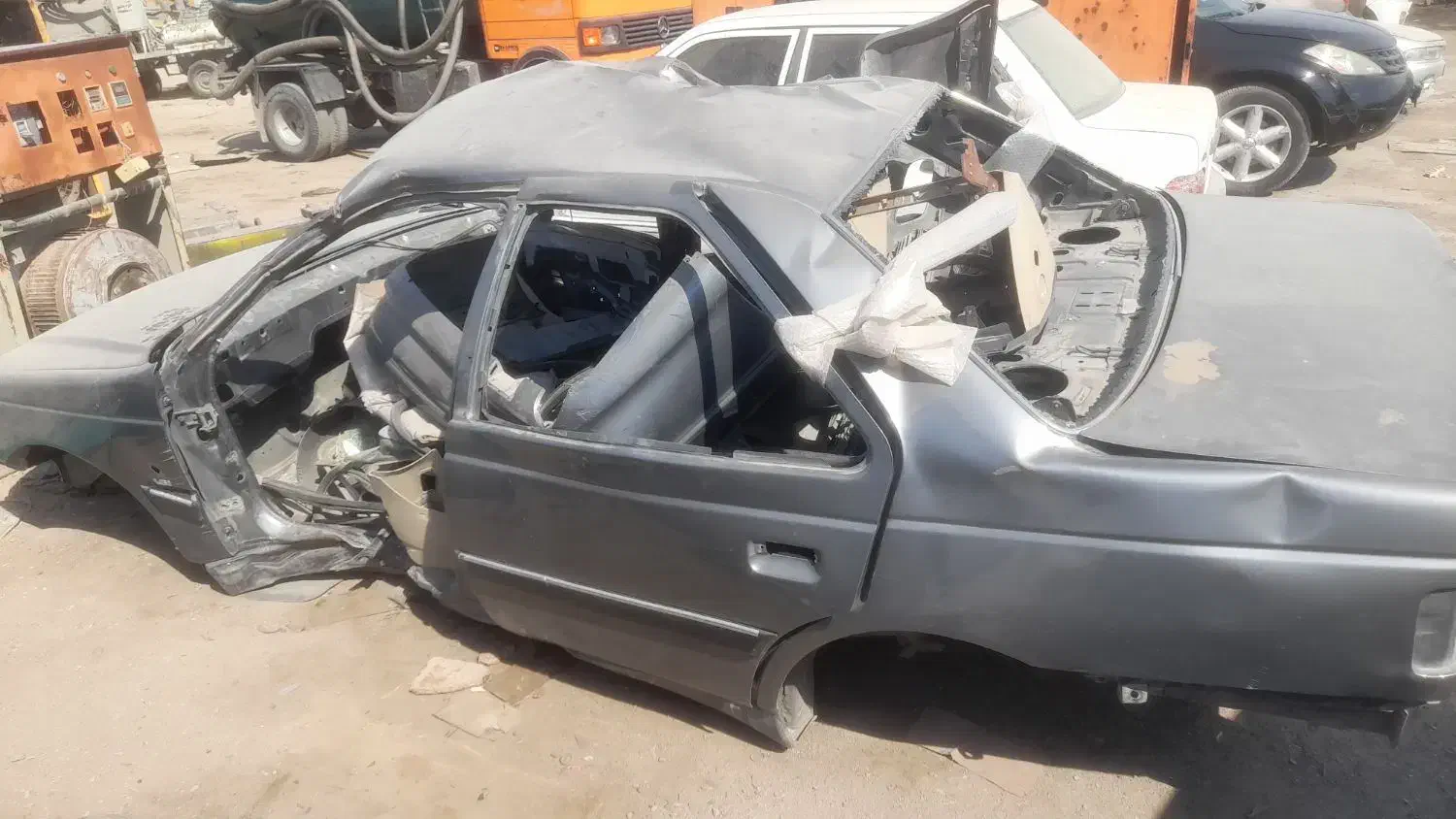 اتاق پژو پارس تیوفایو درب صندوق کاپوت گلگیر|قطعات یدکی و لوازم جانبی|شیراز, باهنر|دیوار