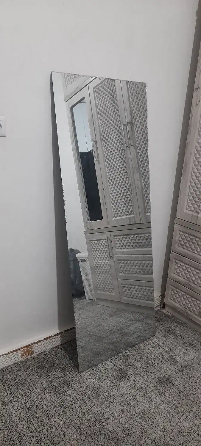 اینه قدی ۲متردر۶۰سانت کاملاسالم ۲میلیون فقط|آینه|اندیمشک, |دیوار