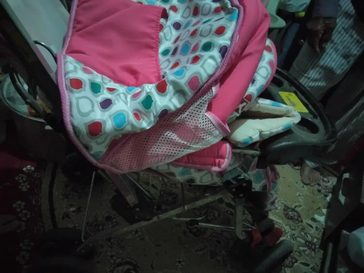 کالسکه بچه|کالسکه و لوازم جانبی|شاهینشهر, گزبرخوار|دیوار