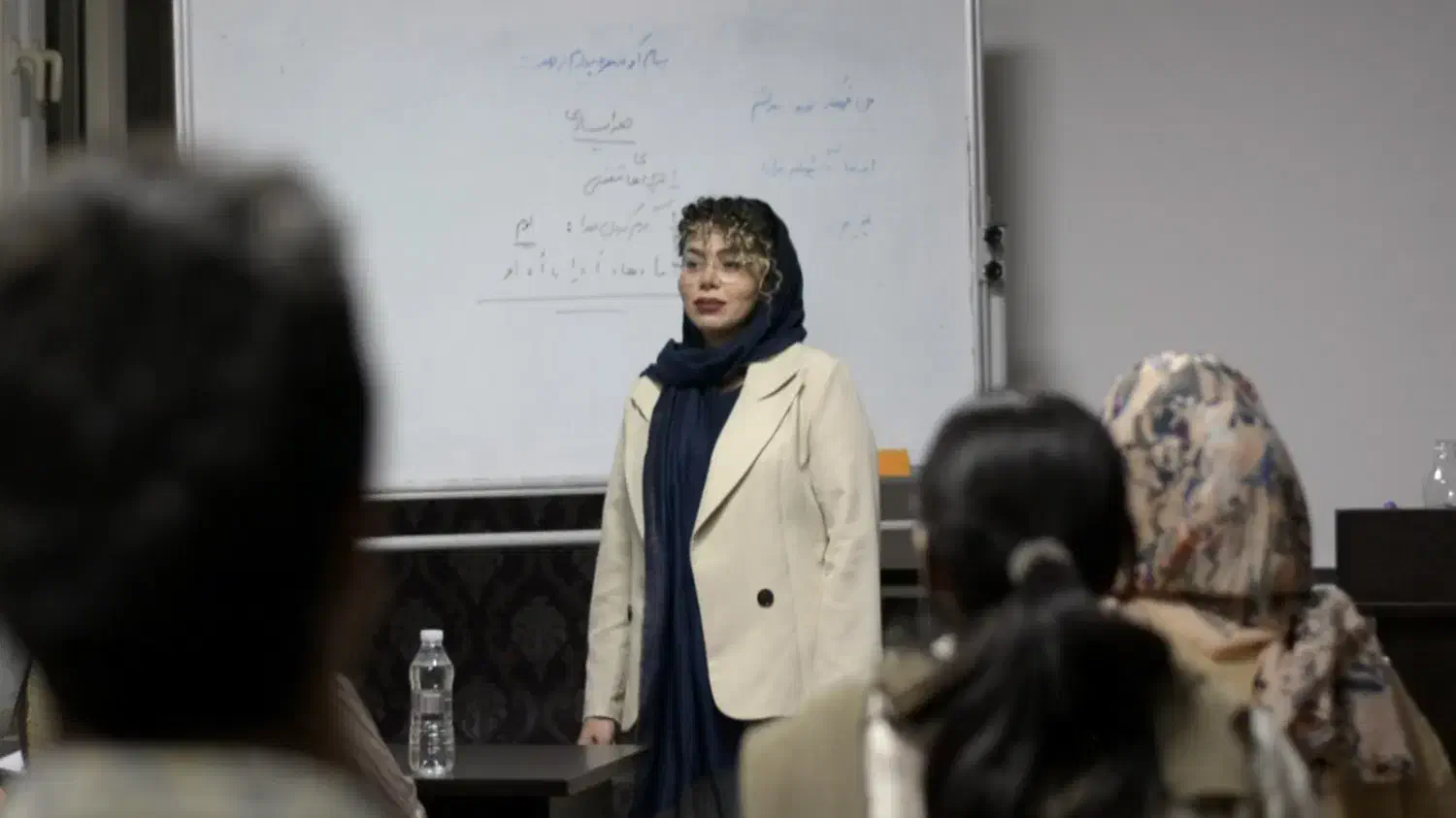 آموزش فن بیان|خدمات آموزشی|اصفهان, باغ دریاچه|دیوار