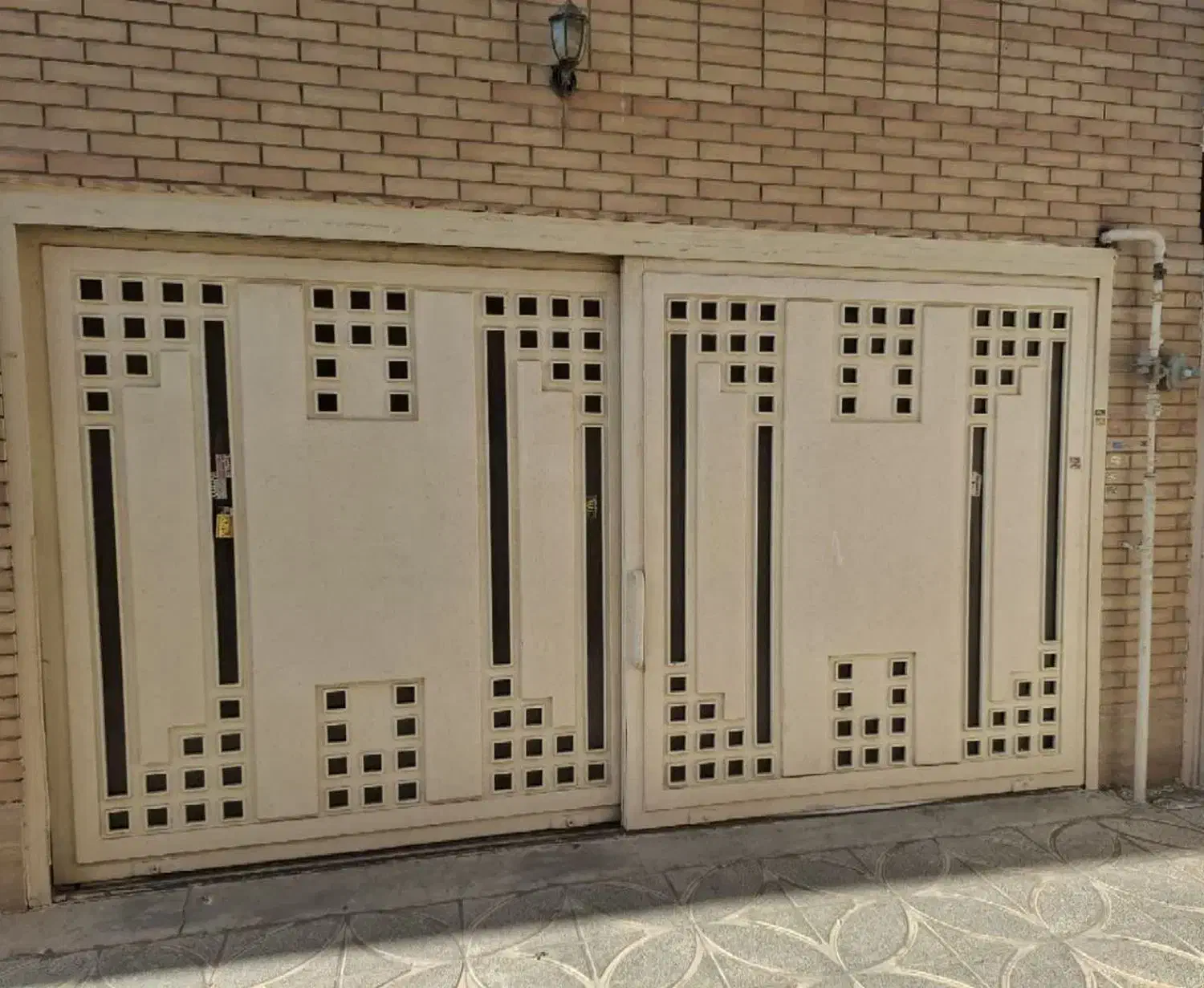 فروش درب اهنی ریلی پارکینگ دو لنگه سالم و تمیز|مصالح و تجهیزات ساختمان|اصفهان, عسگریه|دیوار